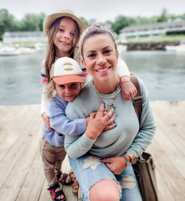 I’m Looking For Friend With Benefits - Image 2